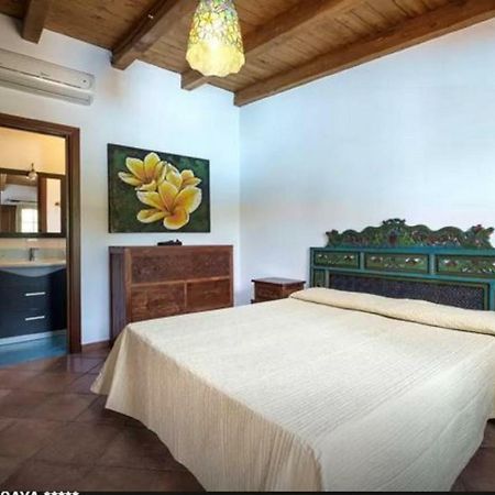 Rumah Saya Campofelice Di Roccella Exteriör bild