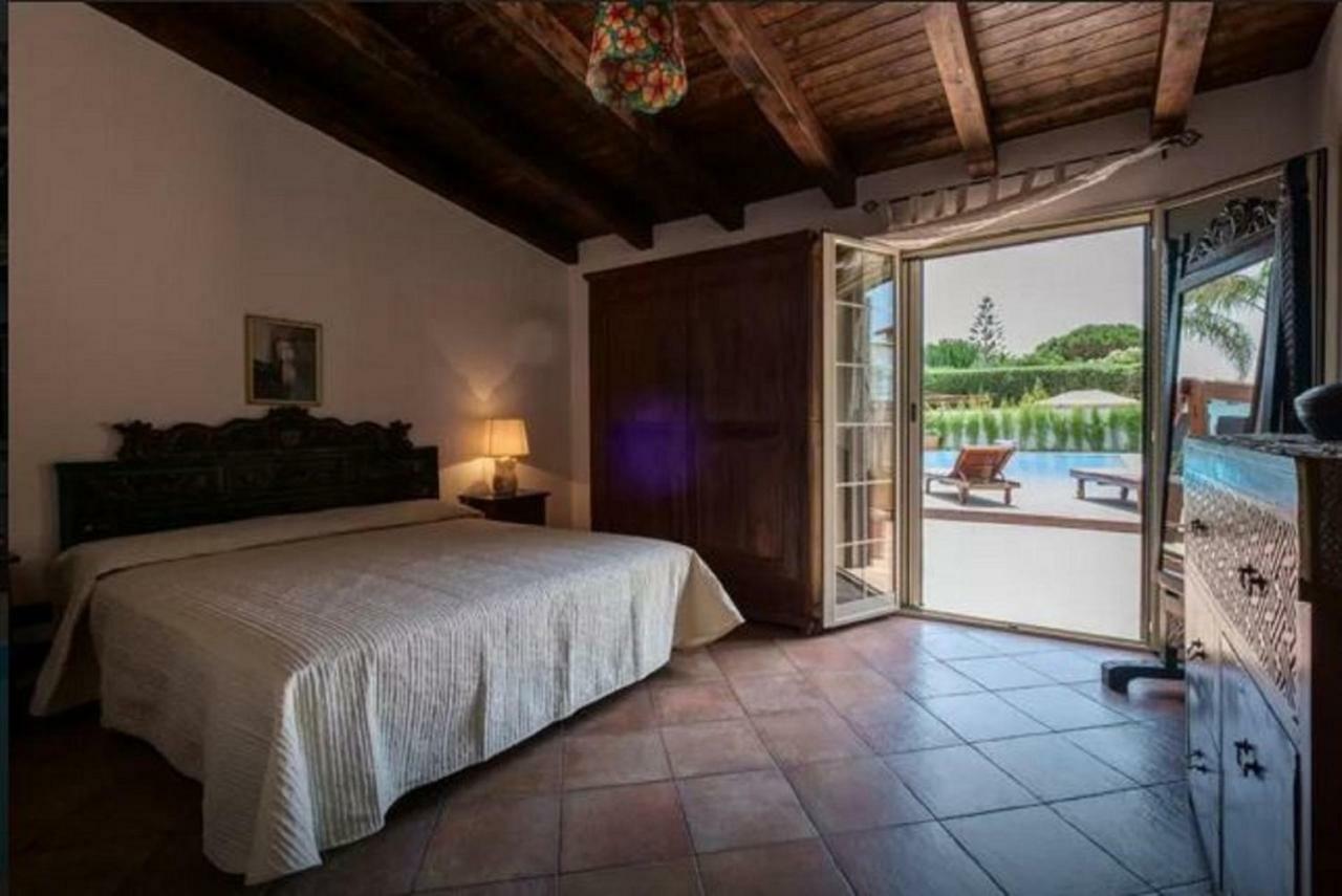 Rumah Saya Campofelice Di Roccella Exteriör bild